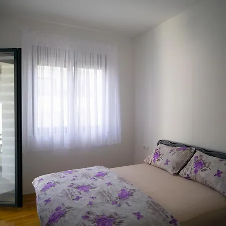 Monika Apartment *
