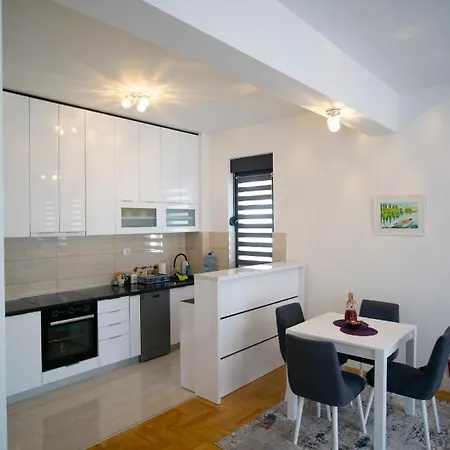 Monika Apartment